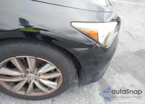 2016 Infiniti Q50 2.0T Base/2.0T Premium z USA, uszkodzony, nr VIN JN1CV7AR1GM250082